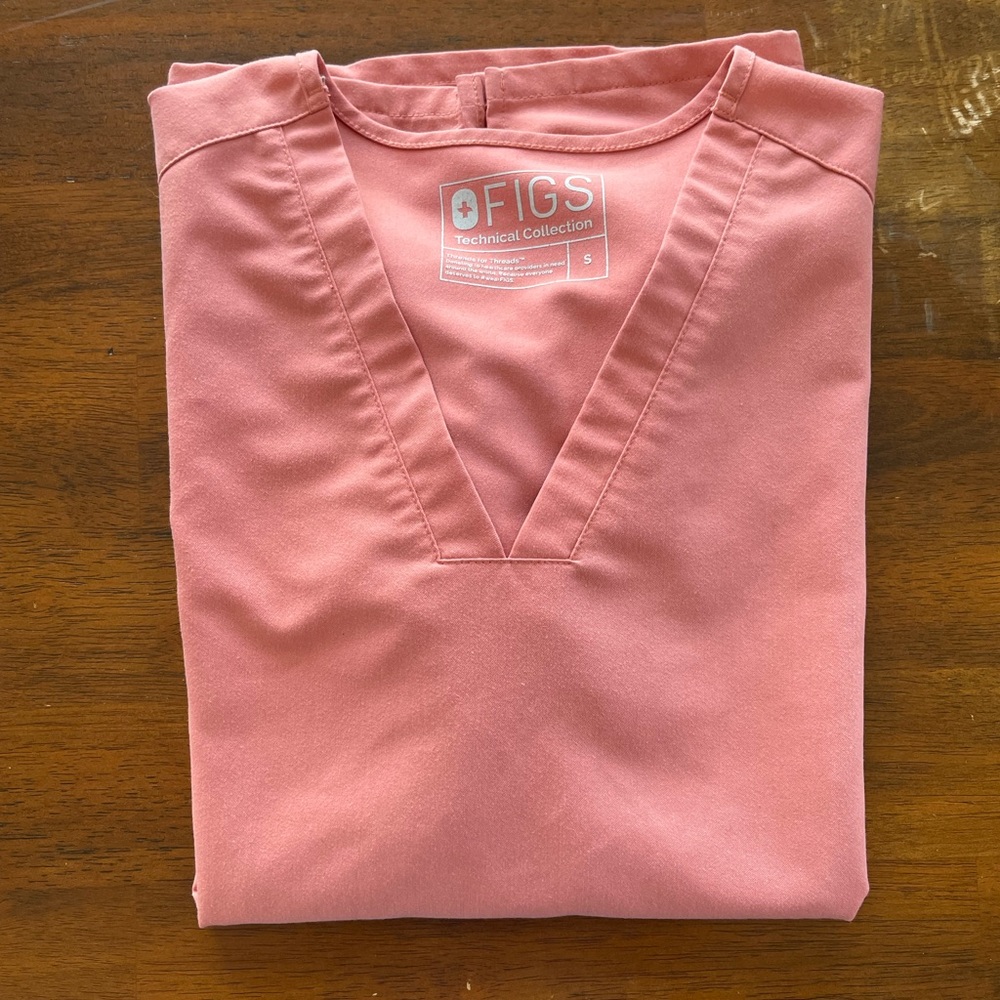 Figs Scrub Top